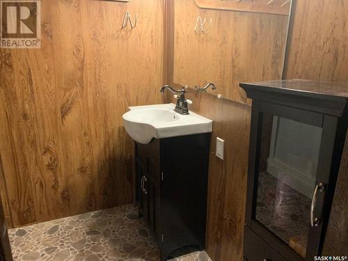 44 Campbell Place, Clavet, SK - Indoor Photo Showing Bathroom