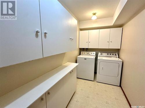 303 62 24Th Street, Battleford, SK - Indoor Photo Showing Laundry Room