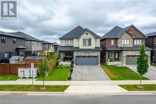 28 Columbus Gate, Hamilton, ON - Outdoor With Facade