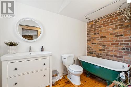 1418 Stittsville Main Street, Stittsville, ON - Indoor Photo Showing Bathroom