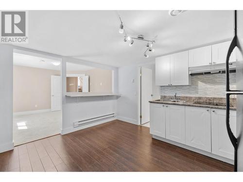 5169 South Ridge Drive, Kelowna, BC - Indoor Photo Showing Kitchen With Double Sink