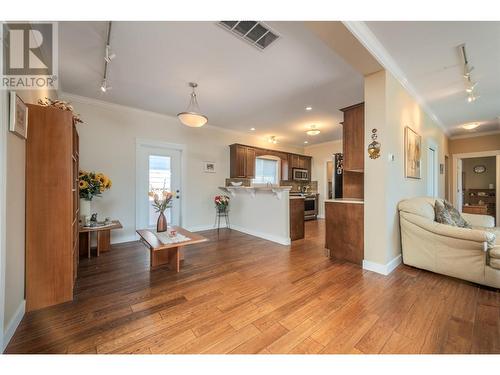 2180 Mimosa Drive, Westbank, BC - Indoor Photo Showing Living Room