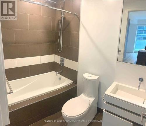 1706 - 197 Yonge Street, Toronto, ON - Indoor Photo Showing Bathroom