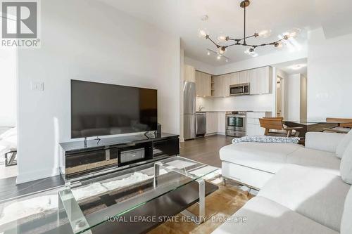 1112 - 30 Ordnance Street, Toronto (Niagara), ON - Indoor Photo Showing Living Room