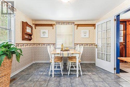 18846 Leslie Street, East Gwillimbury, ON - Indoor Photo Showing Dining Room