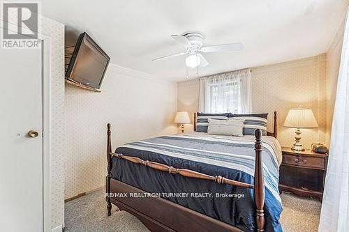 18846 Leslie Street, East Gwillimbury, ON - Indoor Photo Showing Bedroom