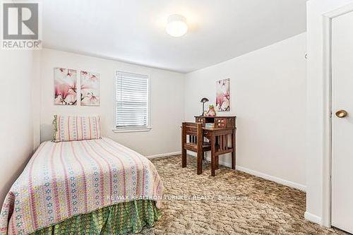 18846 Leslie Street, East Gwillimbury, ON - Indoor Photo Showing Bedroom