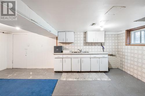 1485 Gladstone Avenue, Windsor, ON - Indoor Photo Showing Kitchen