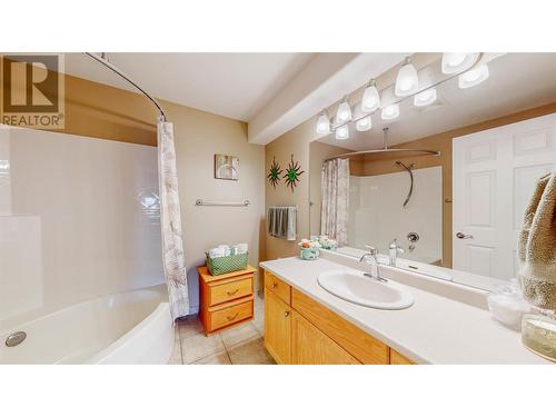 9307 62Nd Avenue Unit# 211, Osoyoos, BC - Indoor Photo Showing Bathroom