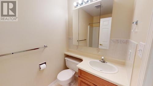 10120 108 Avenue, Fort St. John, BC - Indoor Photo Showing Bathroom