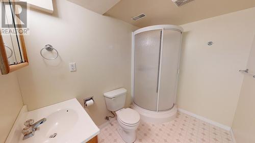 10120 108 Avenue, Fort St. John, BC - Indoor Photo Showing Bathroom