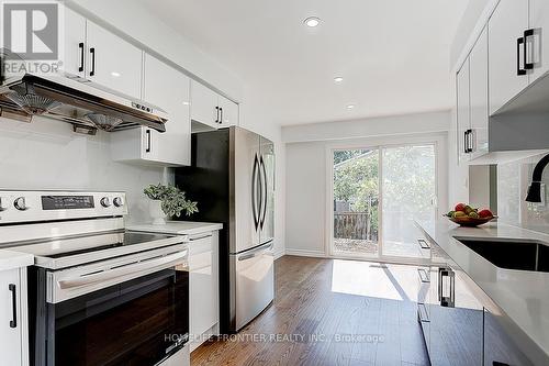 184 Placentia Boulevard, Toronto (Agincourt North), ON - Indoor Photo Showing Kitchen With Upgraded Kitchen