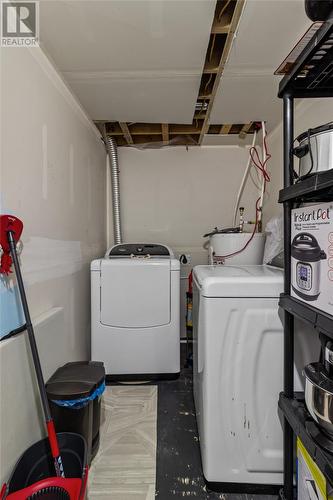 8 Mike Adam Place, St. John'S, NL - Indoor Photo Showing Laundry Room