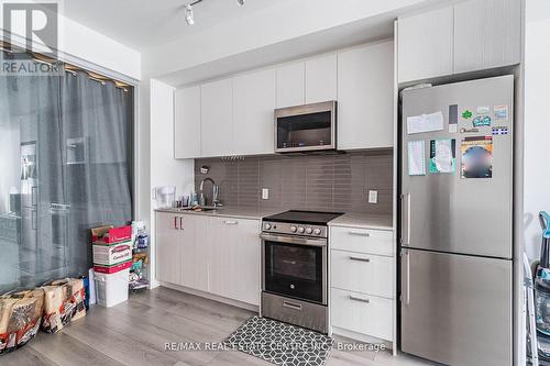 223 - 1787 St. Clair Avenue, Toronto (Weston-Pellam Park), ON - Indoor Photo Showing Kitchen