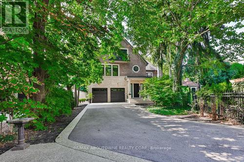 2409 Lakeshore Road, Burlington, ON - Outdoor