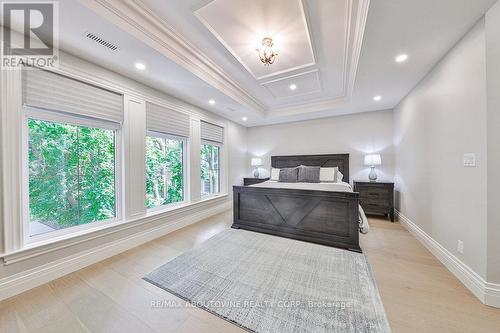 2409 Lakeshore Road, Burlington, ON - Indoor Photo Showing Bedroom