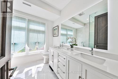 2409 Lakeshore Road, Burlington (Brant), ON - Indoor Photo Showing Bathroom