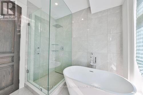 2409 Lakeshore Road, Burlington, ON - Indoor Photo Showing Bathroom