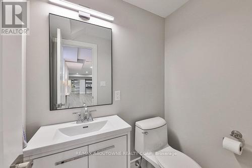 2409 Lakeshore Road, Burlington, ON - Indoor Photo Showing Bathroom