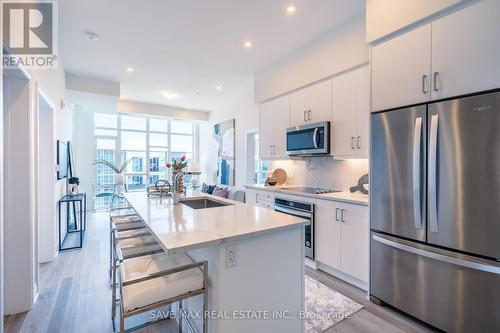 644 - 16 Concord Place, Grimsby, ON - Indoor Photo Showing Kitchen With Stainless Steel Kitchen With Upgraded Kitchen