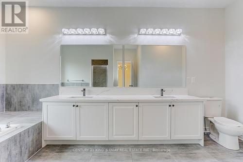 10 John Weddell Avenue, East Gwillimbury, ON - Indoor Photo Showing Bathroom