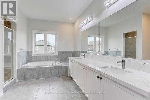 10 John Weddell Avenue, East Gwillimbury, ON - Indoor Photo Showing Bathroom