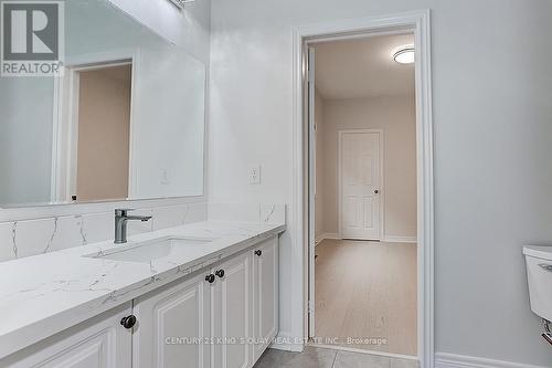 10 John Weddell Avenue, East Gwillimbury, ON - Indoor Photo Showing Bathroom