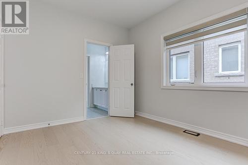 10 John Weddell Avenue, East Gwillimbury, ON - Indoor Photo Showing Other Room