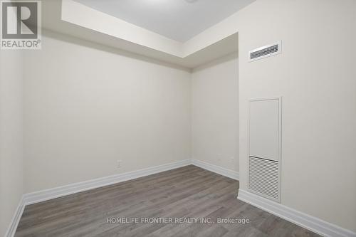 2205 - 9075 Jane Street, Vaughan, ON - Indoor Photo Showing Other Room