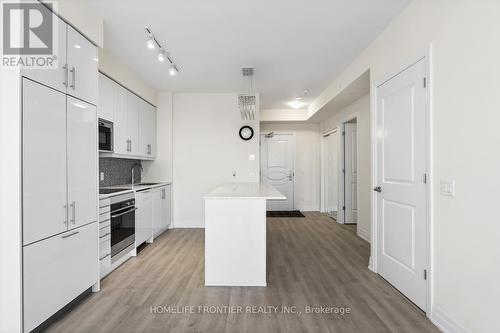 2205 - 9075 Jane Street, Vaughan (Concord), ON - Indoor Photo Showing Kitchen