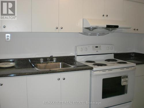 Basemen - 69 Rockport Crescent, Richmond Hill (Crosby), ON - Indoor Photo Showing Kitchen