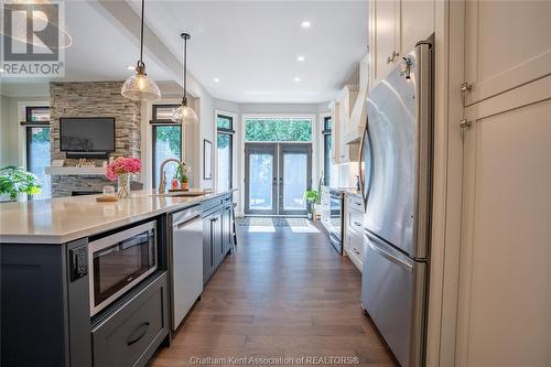 20 Henry O'Way, Chatham, ON - Indoor Photo Showing Kitchen With Upgraded Kitchen