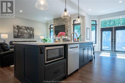 20 Henry O'Way, Chatham, ON - Indoor Photo Showing Kitchen