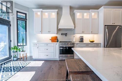 20 Henry O'Way, Chatham, ON - Indoor Photo Showing Kitchen