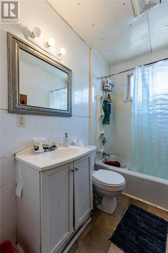 15 Pinsent Place, St. John'S, NL - Indoor Photo Showing Bathroom