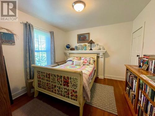 434 9Th  N Avenue, Creston, BC - Indoor Photo Showing Bedroom