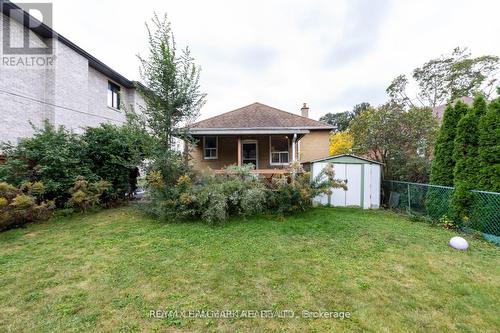 26 Edgecroft Road, Toronto (Stonegate-Queensway), ON - Outdoor