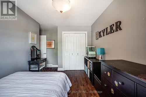 30 Crystal Court, Hamilton (Riverdale), ON - Indoor Photo Showing Bedroom