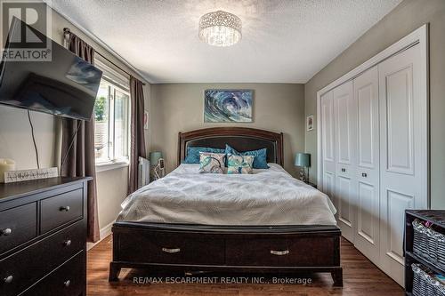 30 Crystal Court, Hamilton (Riverdale), ON - Indoor Photo Showing Bedroom