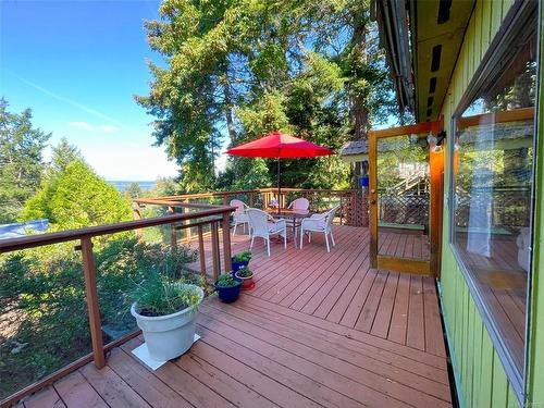 915 Mount Rd, Hornby Island, BC 