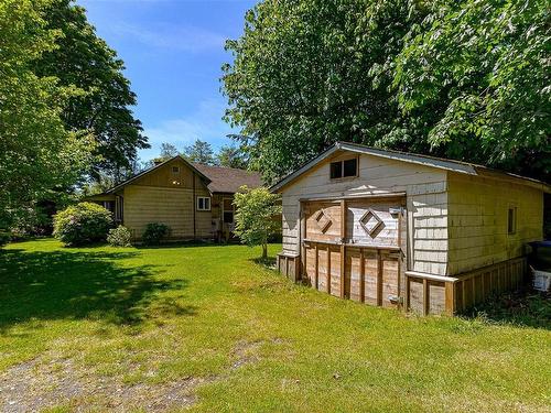 6100 Island Hwy West, Qualicum Beach, BC 