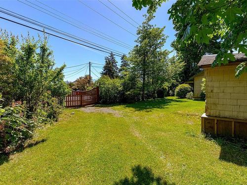 6100 Island Hwy West, Qualicum Beach, BC 