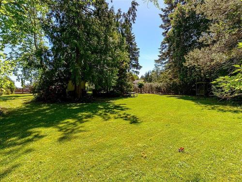 6100 Island Hwy West, Qualicum Beach, BC 