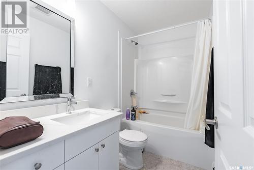 27 210 Camponi Place, Saskatoon, SK - Indoor Photo Showing Bathroom