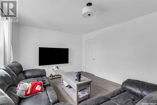 27 210 Camponi Place, Saskatoon, SK - Indoor Photo Showing Living Room