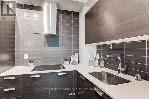 1701 - 11 Bogert Avenue, Toronto (Lansing-Westgate), ON - Indoor Photo Showing Kitchen