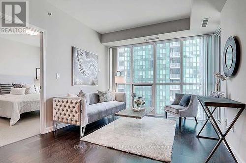 1701 - 11 Bogert Avenue, Toronto (Lansing-Westgate), ON - Indoor Photo Showing Living Room