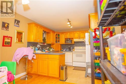 118 Oakland Avenue, Moncton, NB - Indoor Photo Showing Kitchen