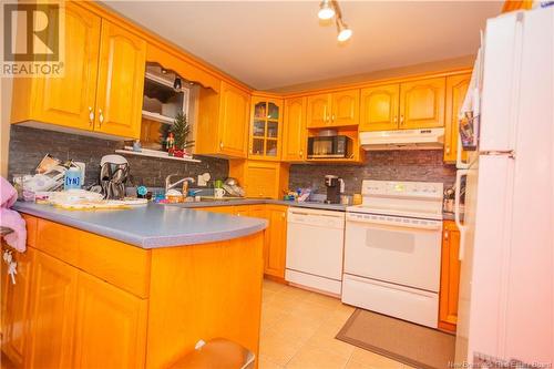 118 Oakland Avenue, Moncton, NB - Indoor Photo Showing Kitchen