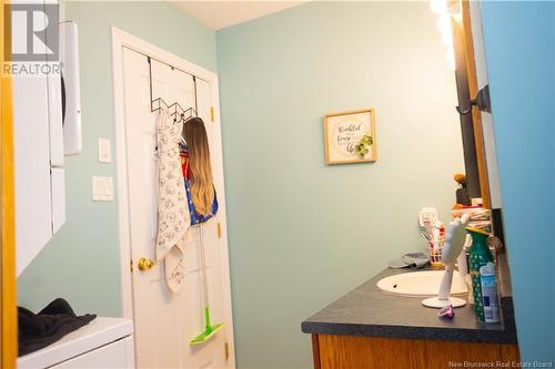 118 Oakland Avenue, Moncton, NB - Indoor Photo Showing Bathroom